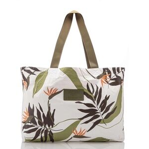 Aloha Collection Painted Birds Holo Holo Tote